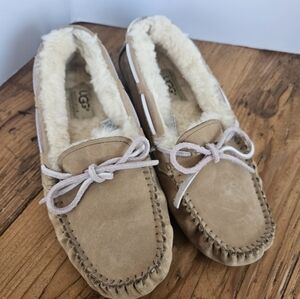 UGG Dakota Loafer Slippers Tan Shearling Lined Moccasins